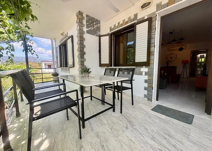 Maison Smaragda By Horizon Homes דירה *
